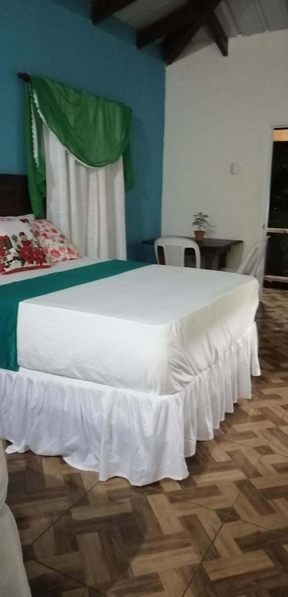 La Famosa Costillas A La Lena Jarabacoa Cameră foto