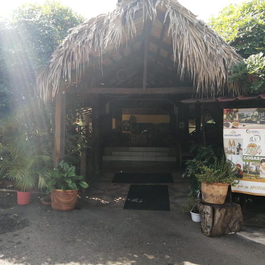 La Famosa Costillas A La Lena Jarabacoa Exterior foto